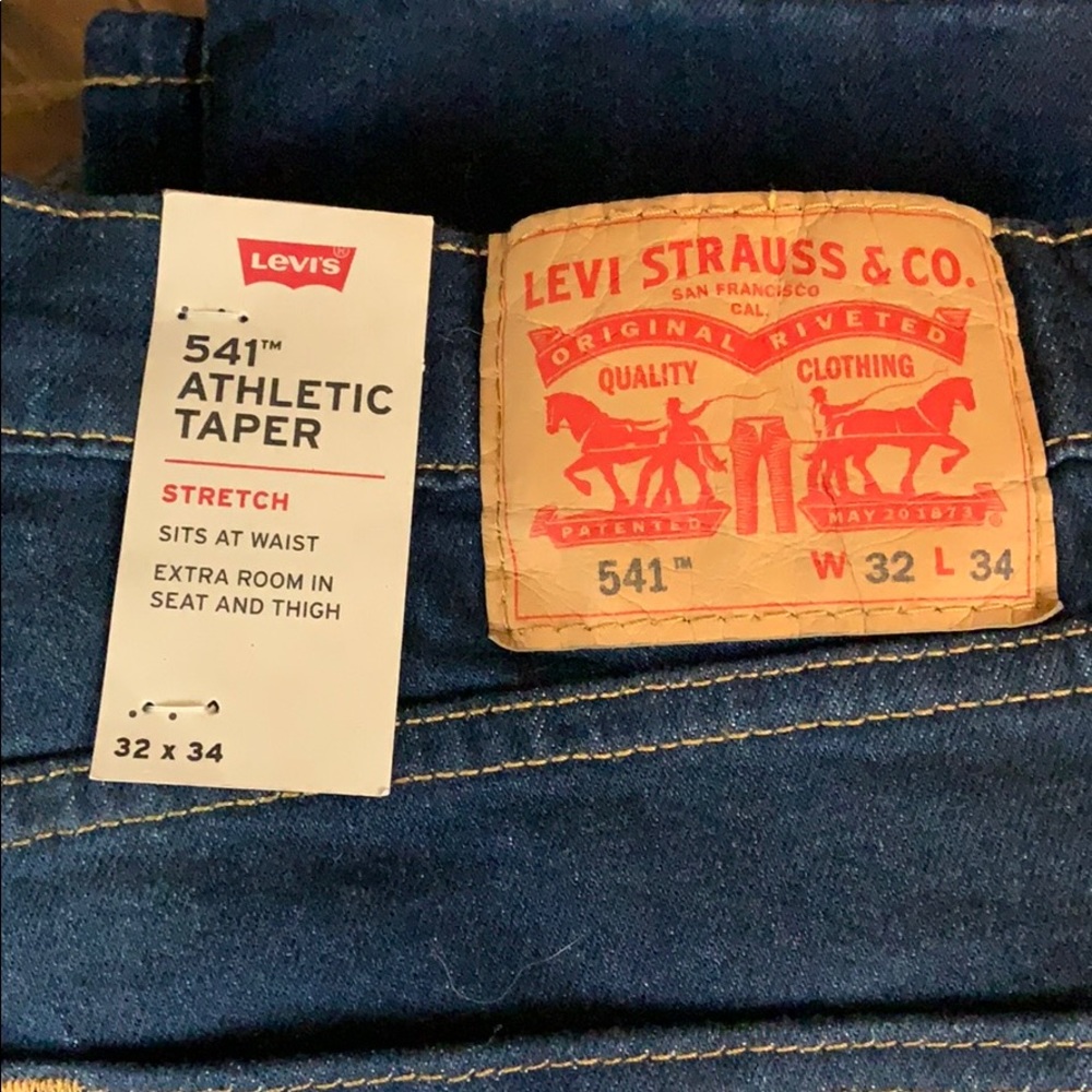 Levi’s - Picture 2 of 3